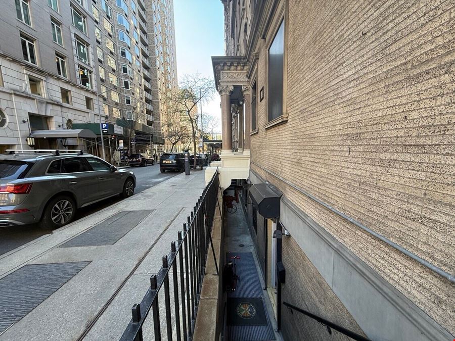 251 W 81st St