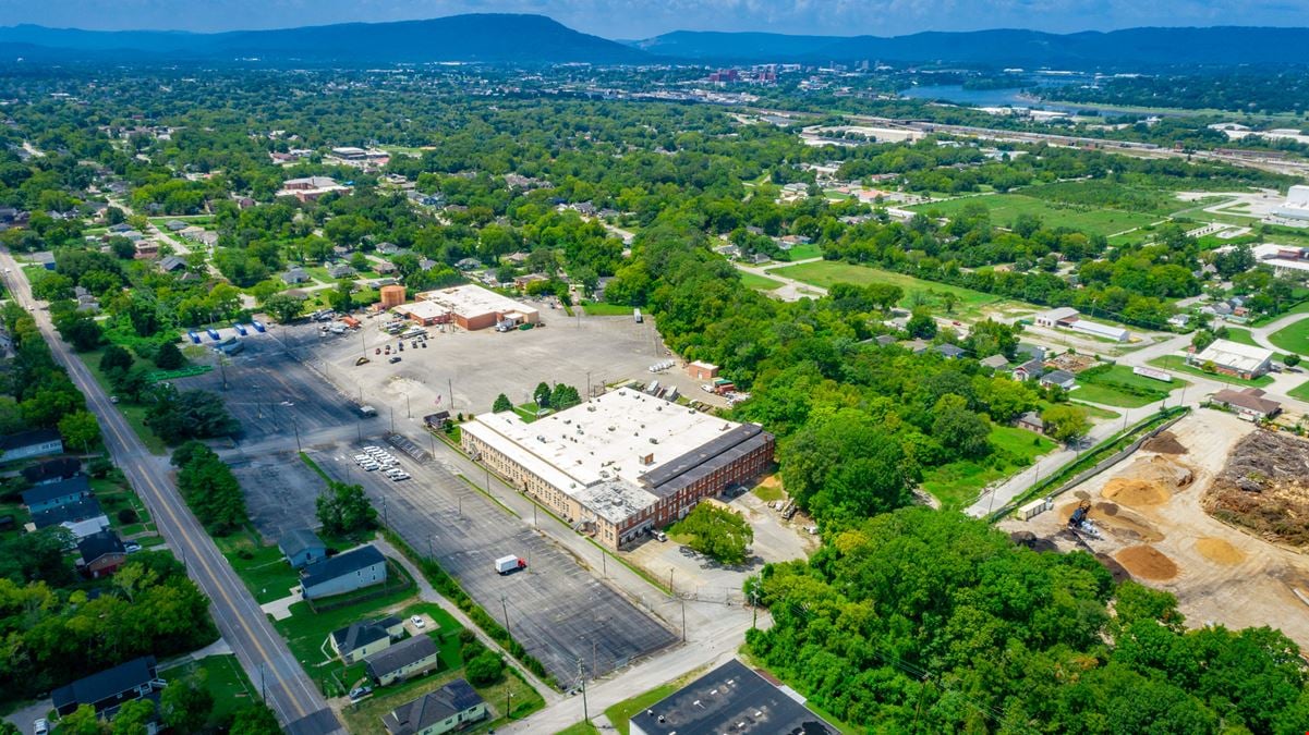 2001 N Chamberlain Ave Industrial and Office Mixed 147,302 SF on 11.59 Acres