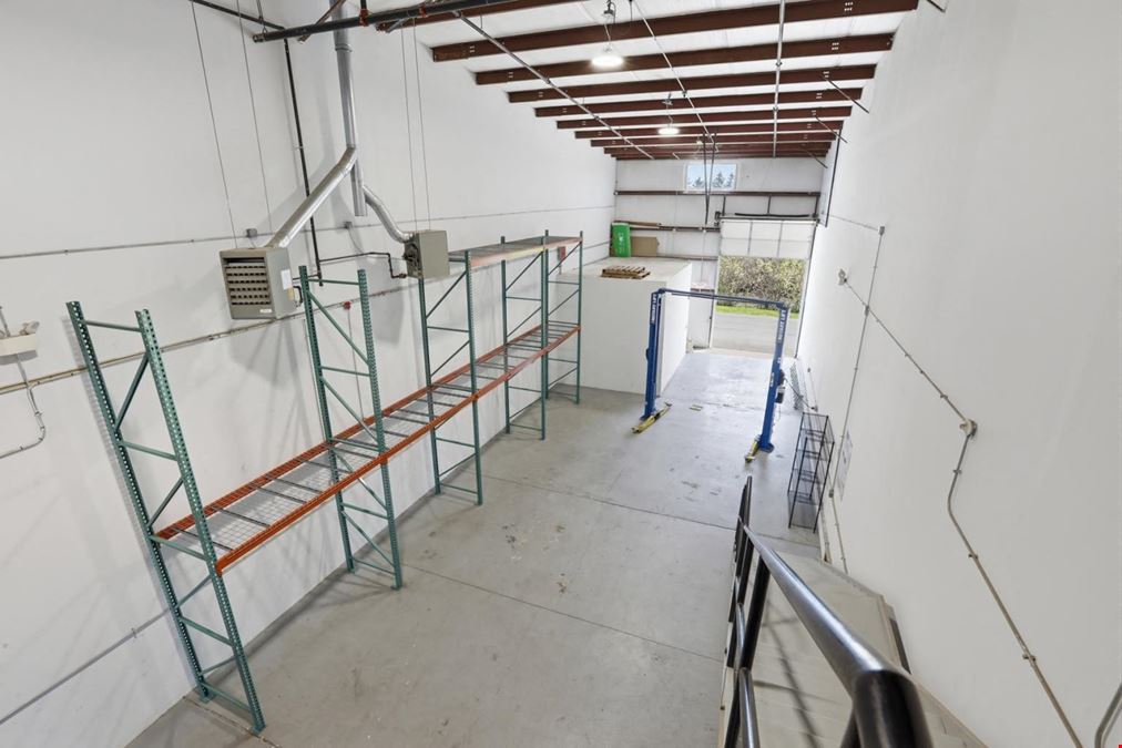 Class B 2,929sf Industrial Flex Condominium for Lease in Newburyport, MA