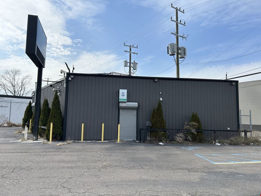 Detroit - Freestanding Retail/Industrial Building