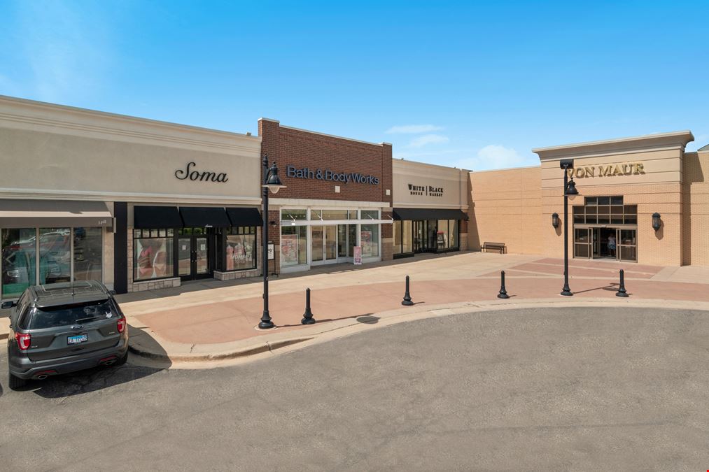 Shoppes at College Hills