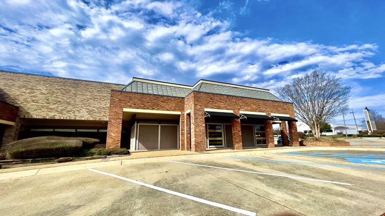 Preview of Retail space for Rent at 1625 E. County Line Road