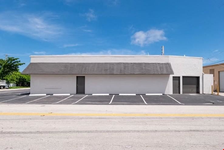 Freestanding Office/Warehouse Building