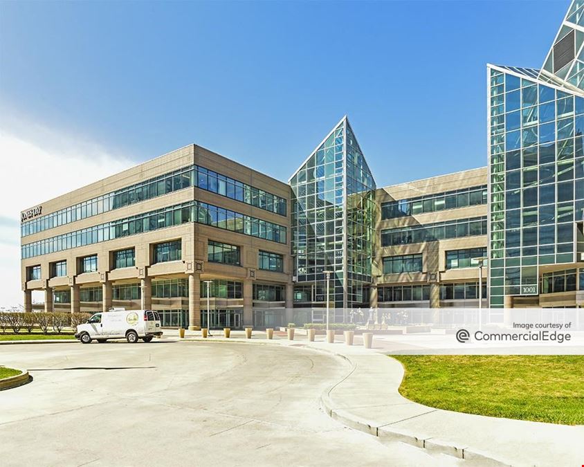 North Point Office Complex - 901 Lakeside Avenue East