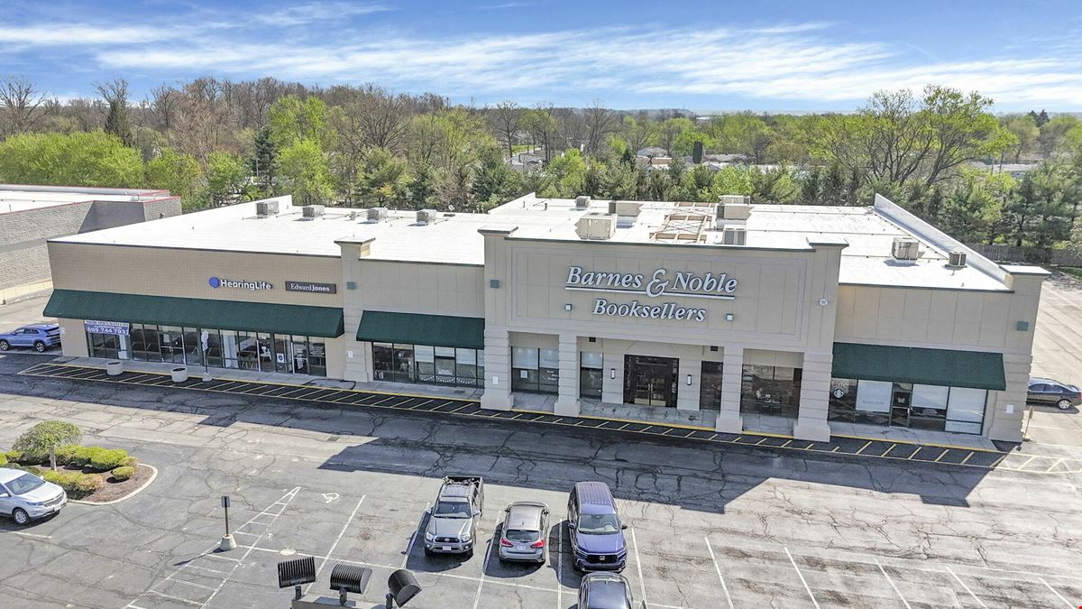 Barnes & Noble Plaza