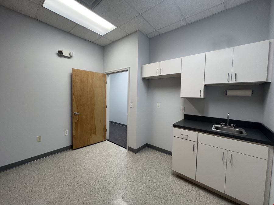 207 W Main St Unit 103