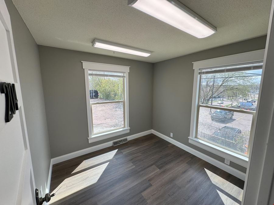 Prairie Wynn Plaza Executive Suites