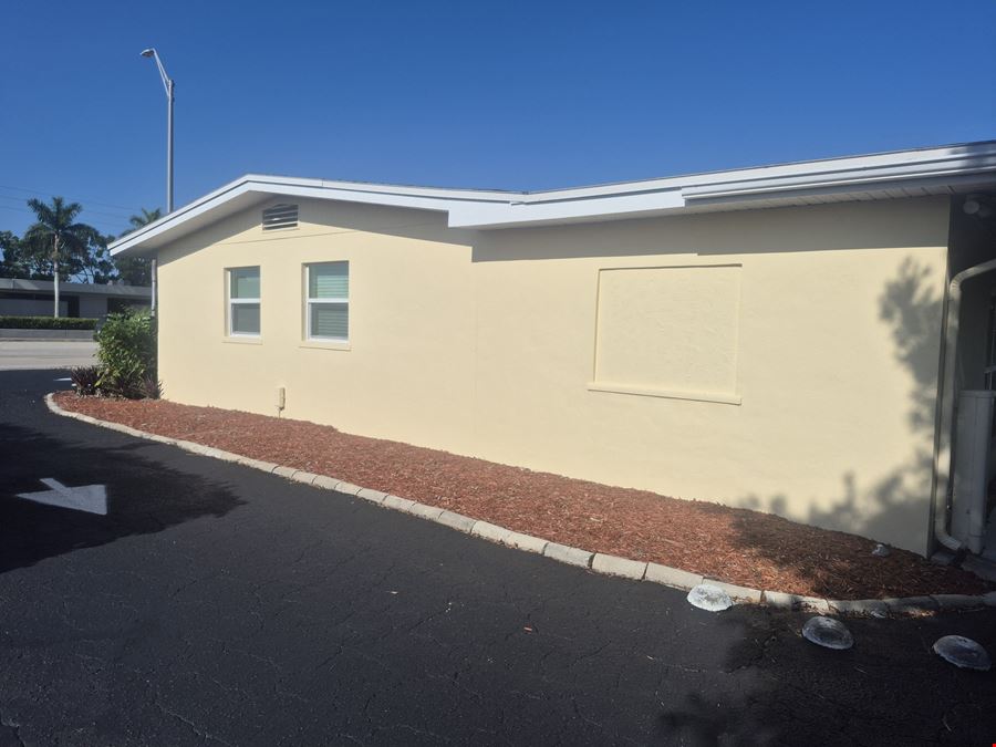 1625 Colonial Blvd., | 1,702± SF Office / Medical Building
