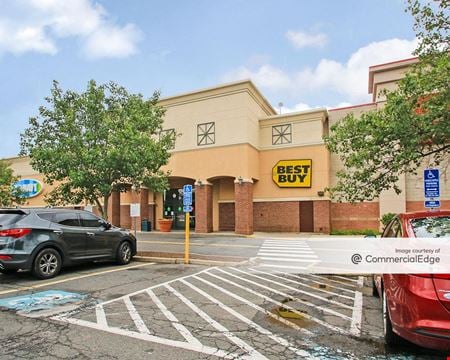 Preview of Retail space for Rent at 470 Lewis Ave