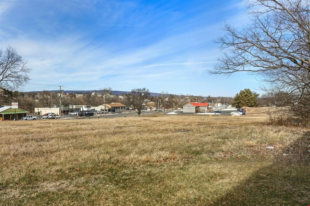 Northern 1-Acre Commercial Lot in Broadway