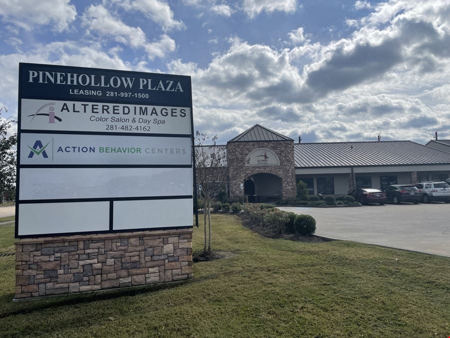 Pine Hollow Plaza