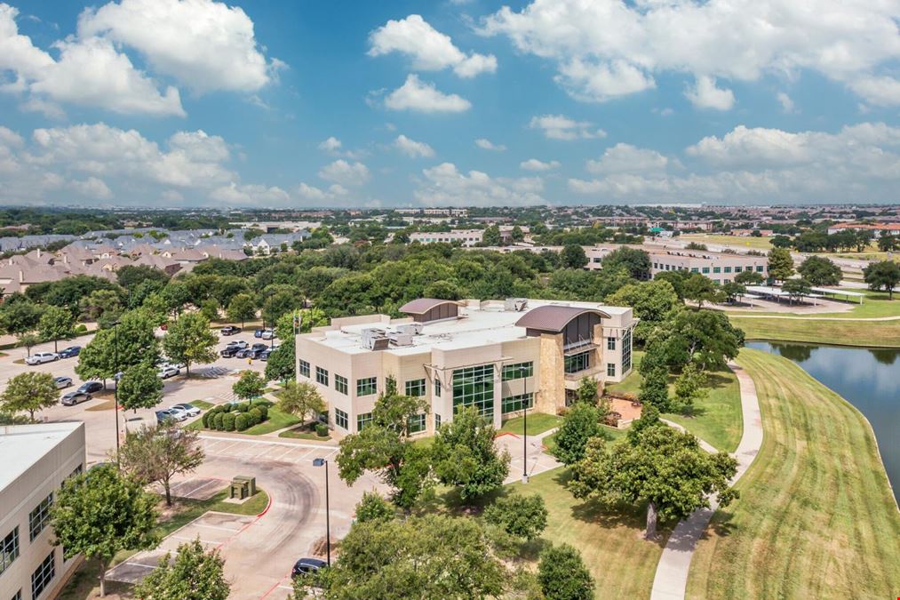 2871 Lake Vista