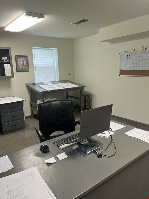 Office/Warehouse with Storage Yard