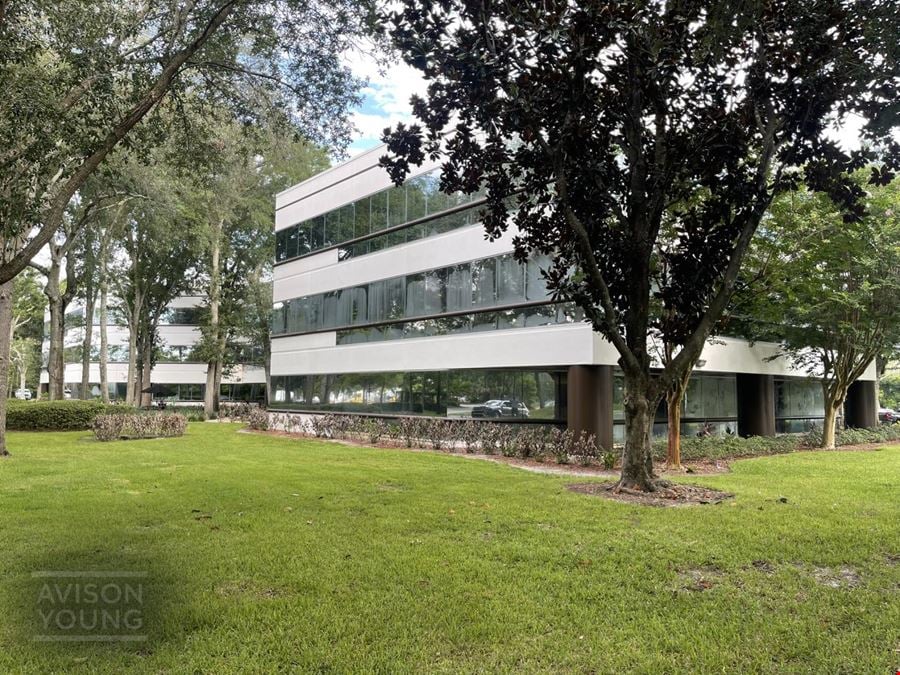 UniCenter Corporate Building
