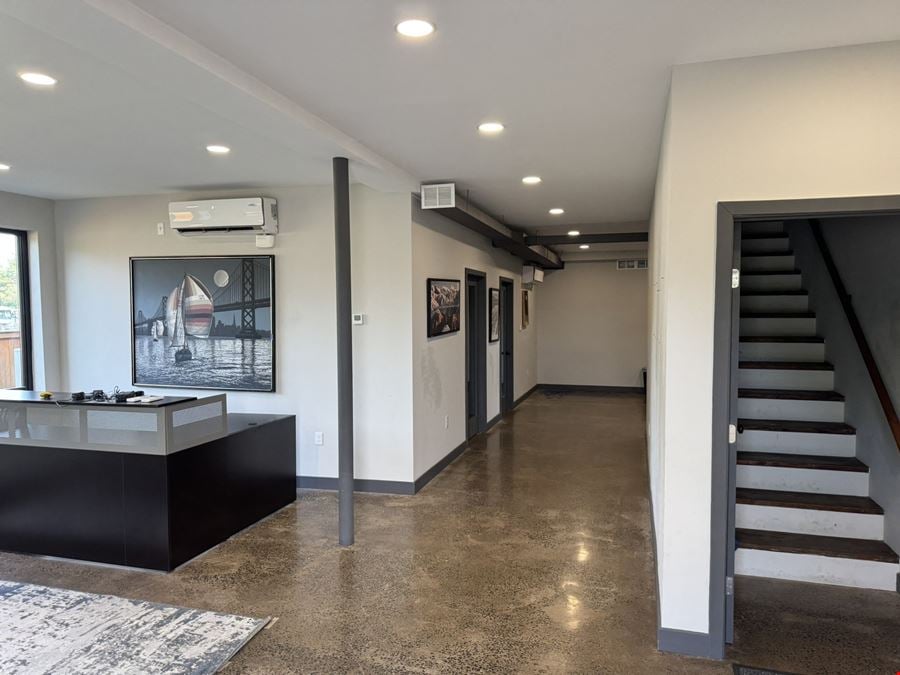 4,960 Square Foot Industrial/Flex Building