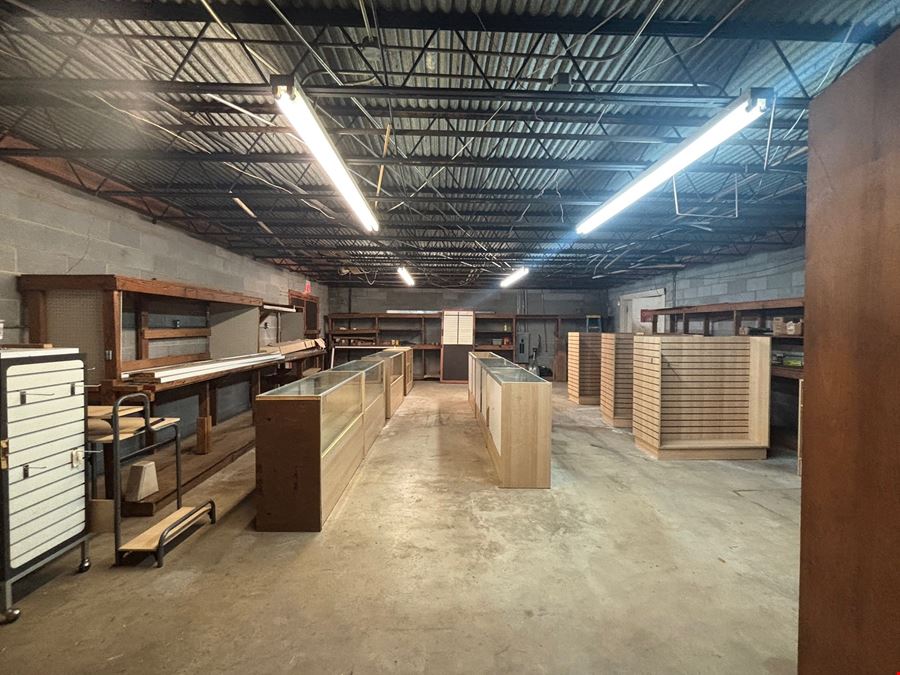 2,752 SF Service Retail Opportunity