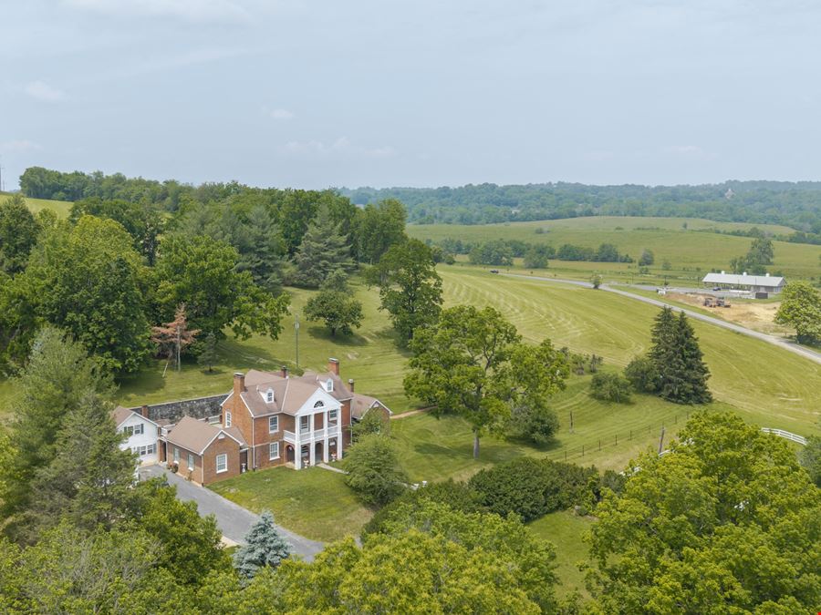 HISTORIC HOME WITH BOUTIQUE BED & BREAKFAST POTENTIAL