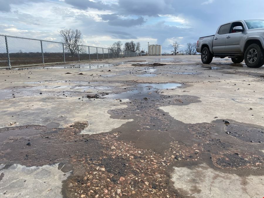 300k SF All-Weather Slab on 159 Acres