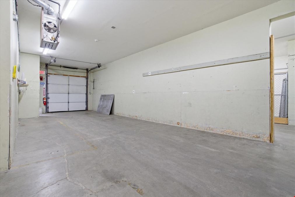 ±24,568 SF Industrial/Flex Building Near MA Border
