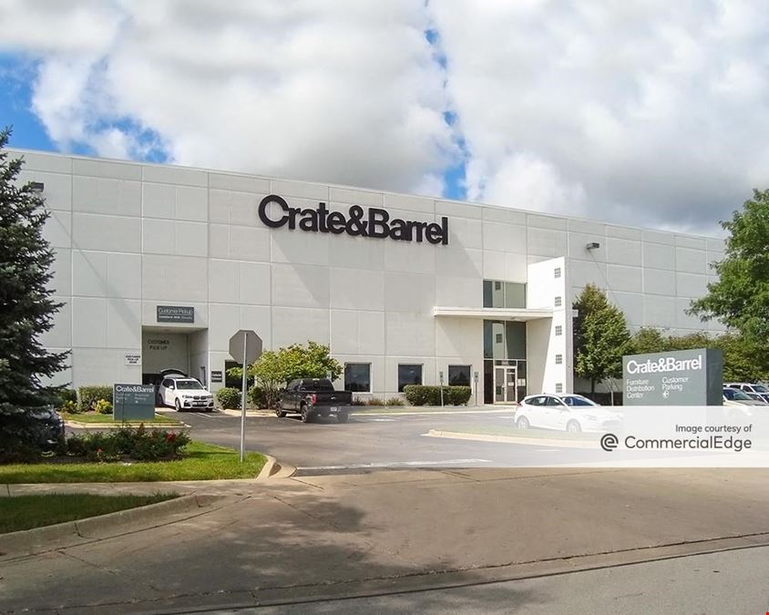 Crate & Barrel BTS