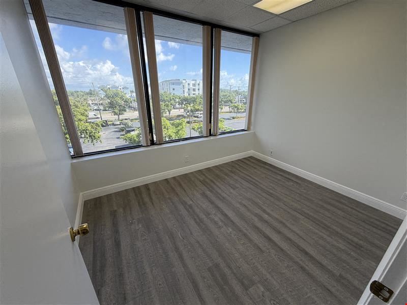 1280 SF Suite 301 Professional and Medical Office Space at