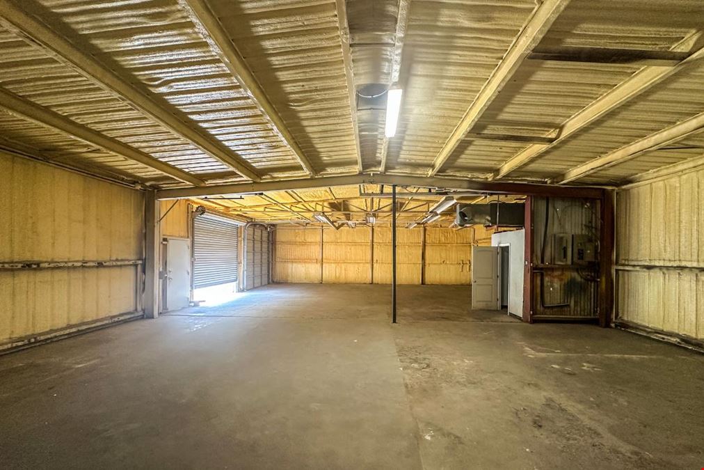 4,000 SF WAREHOUSE OFF I-35 W