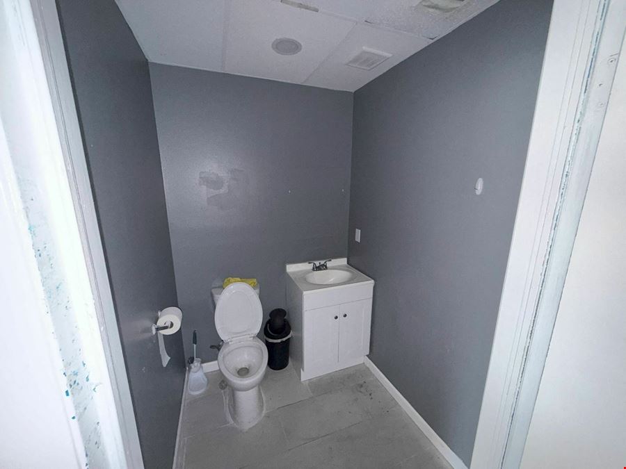 Osceola Plaza Units For Lease