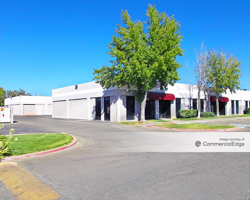 Franklin Business Center - Buildings 100, 200, 300, 400, 500, 600, 700 & 1200