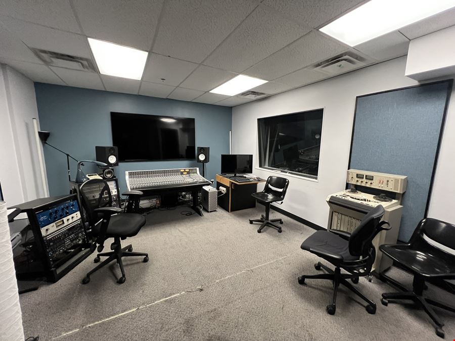 543 Yonge Street