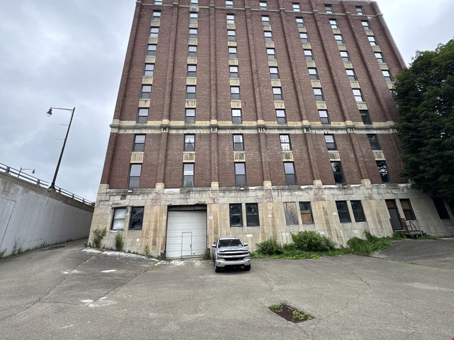 Jamestown Furniture Exposition Building (Furniture Mart)