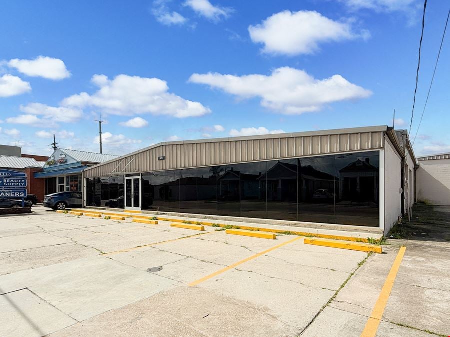 Versatile Flex Space with Office, Showroom and Warehouse