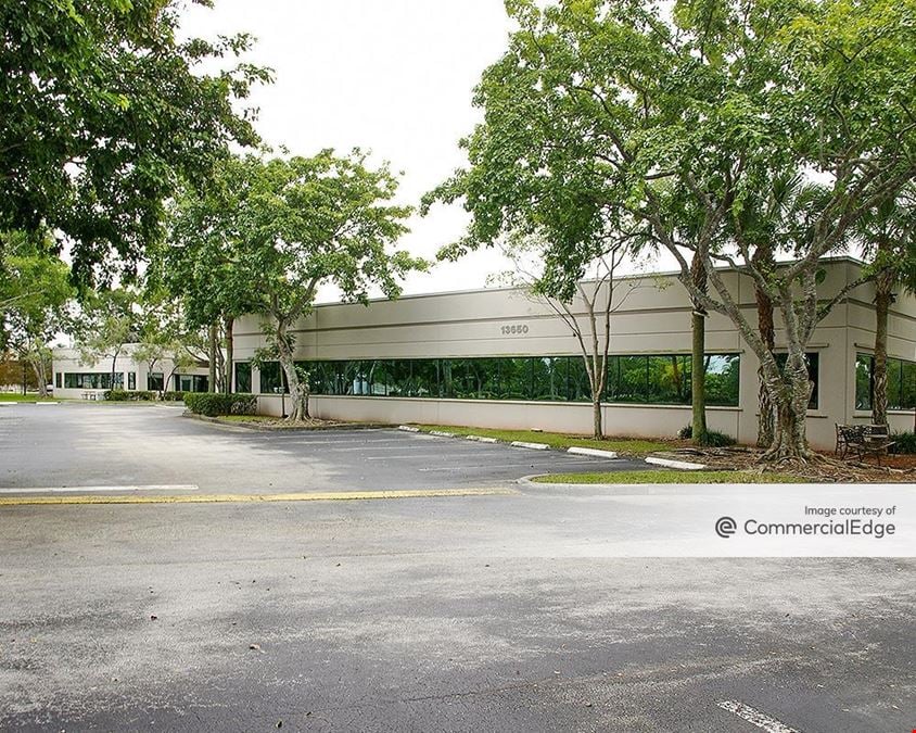Lakeview Plaza