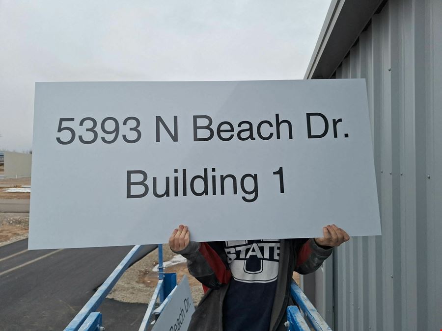 1,200-12,000 sf Flex Space