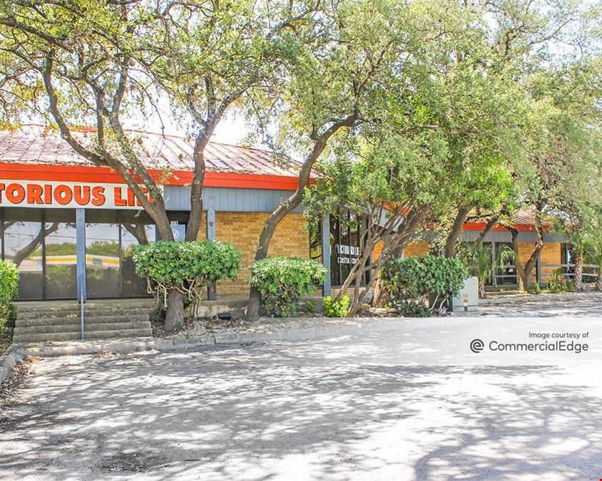 Acorn Hill Plaza