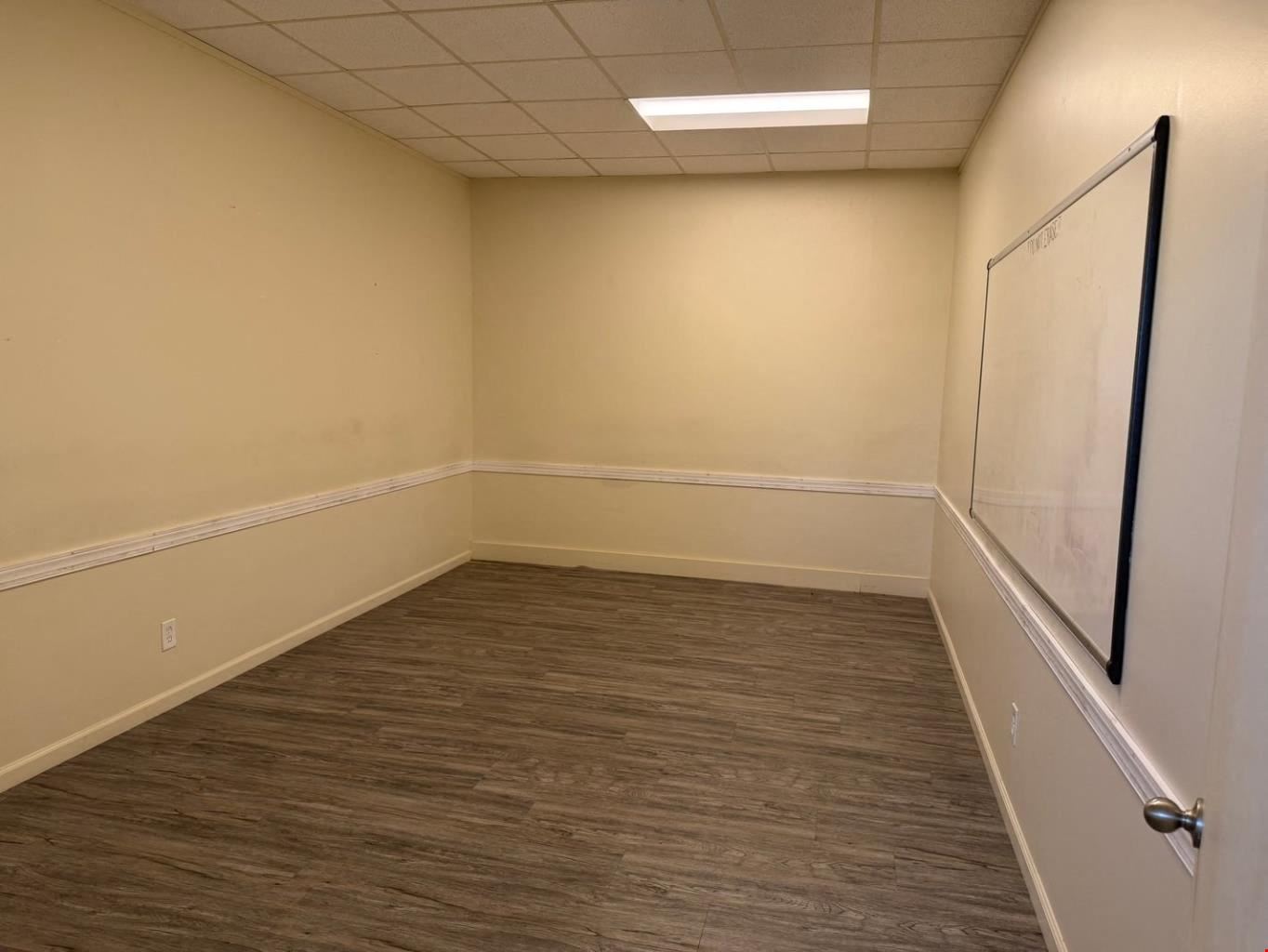 515 Roswell St – 3,125 SF Office Near Marietta Square