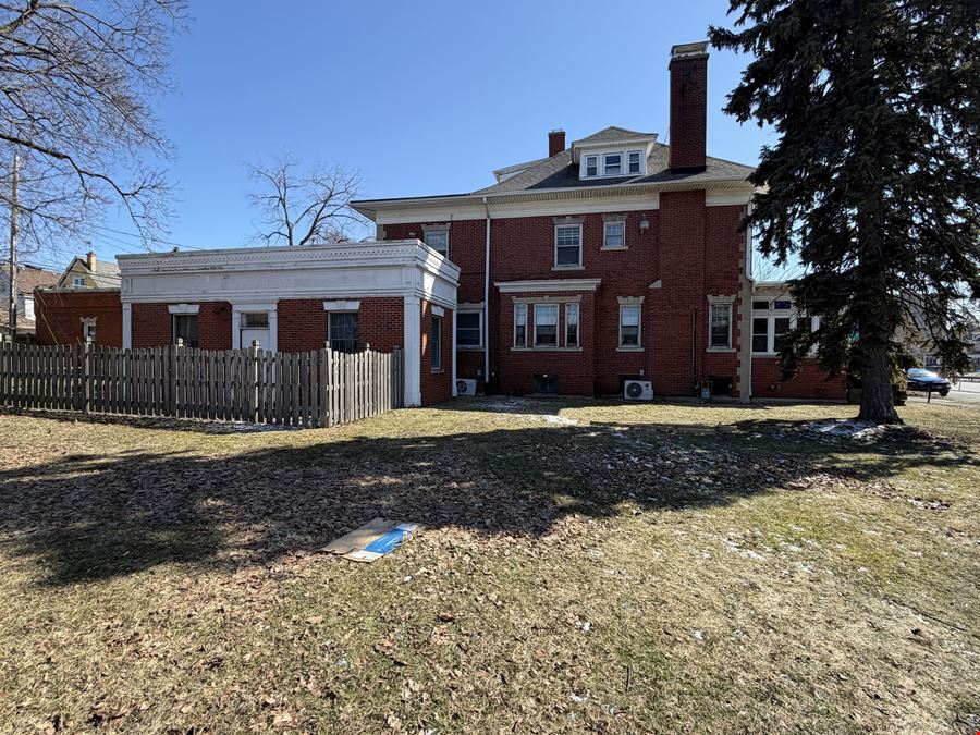 76 Humboldt Parkway