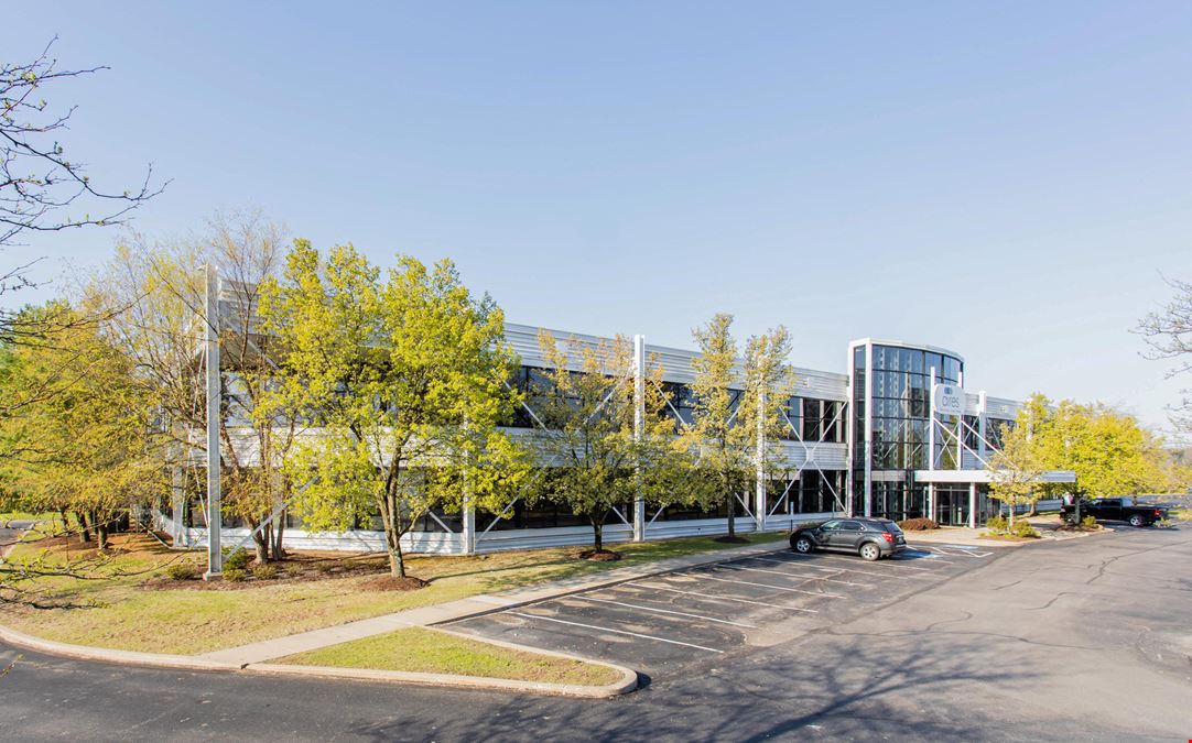 8 Penn Center West