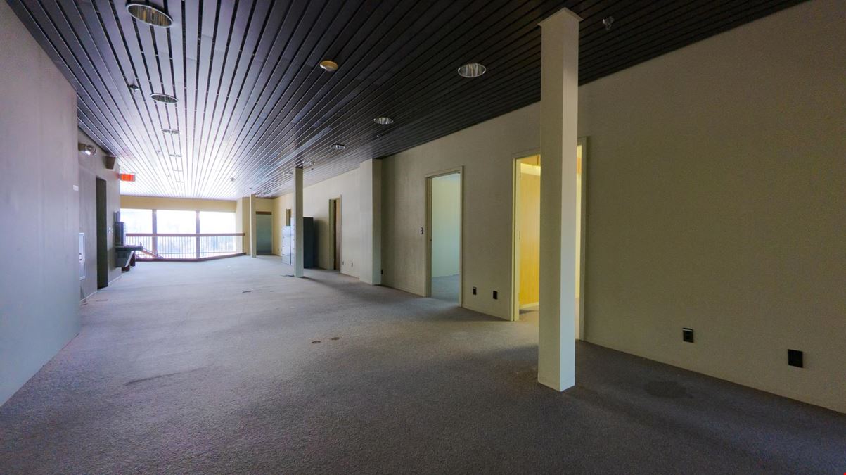 2450 Marion Road SE - Mixed-Use Building For Sale 