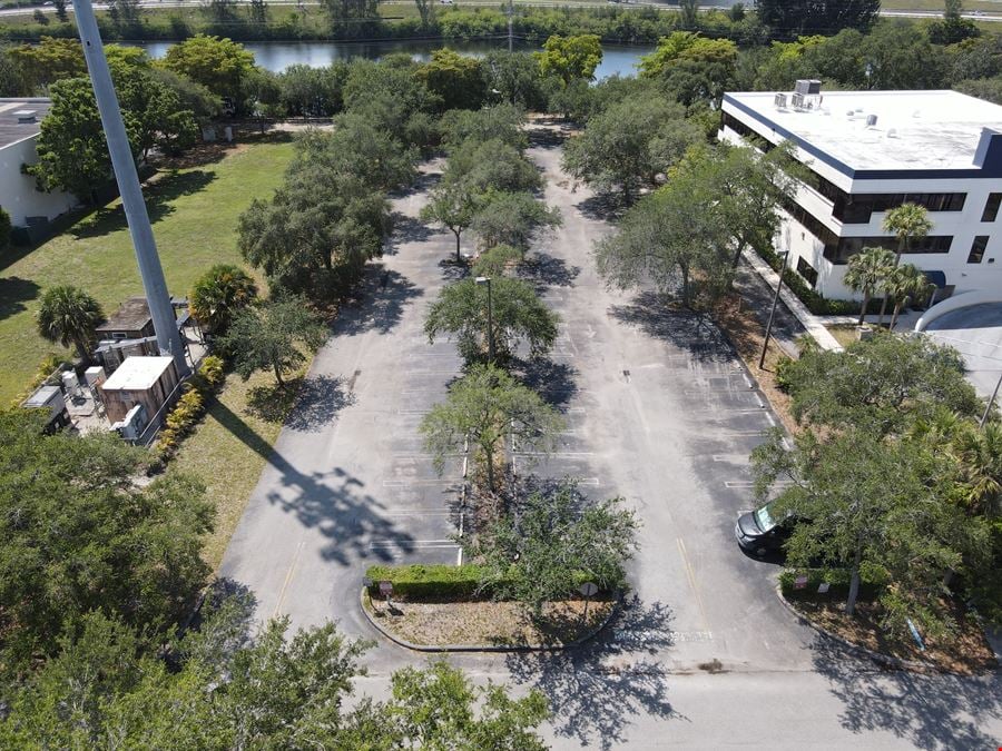 Miami Lakes Business Pointe