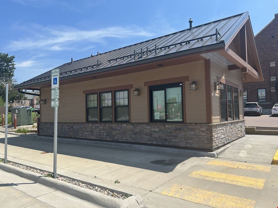 1730 East 10th Street (Former Caribou Coffee)