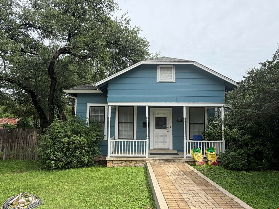 209 W Bagdad Ave