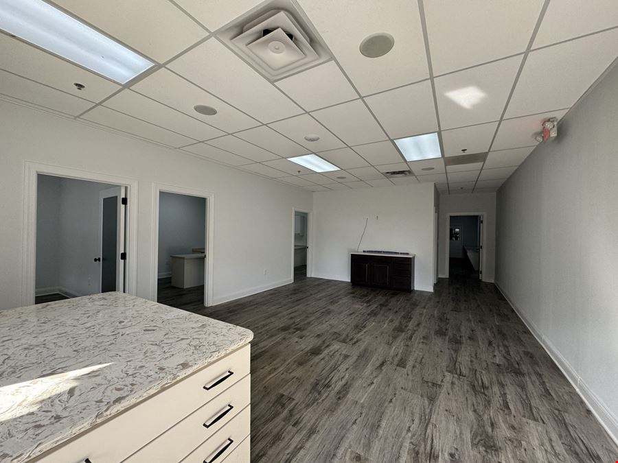 Riverwalk Showroom / Office