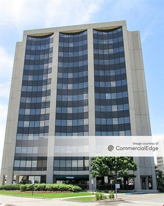 Oak Brook Regency Towers - East