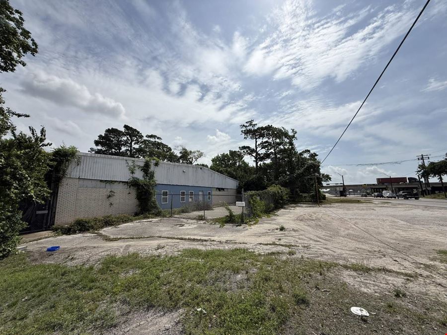 1922 W MAIN ST BAYTOWN TX- 6,250sf Flex Bldg, 0.88 Acre