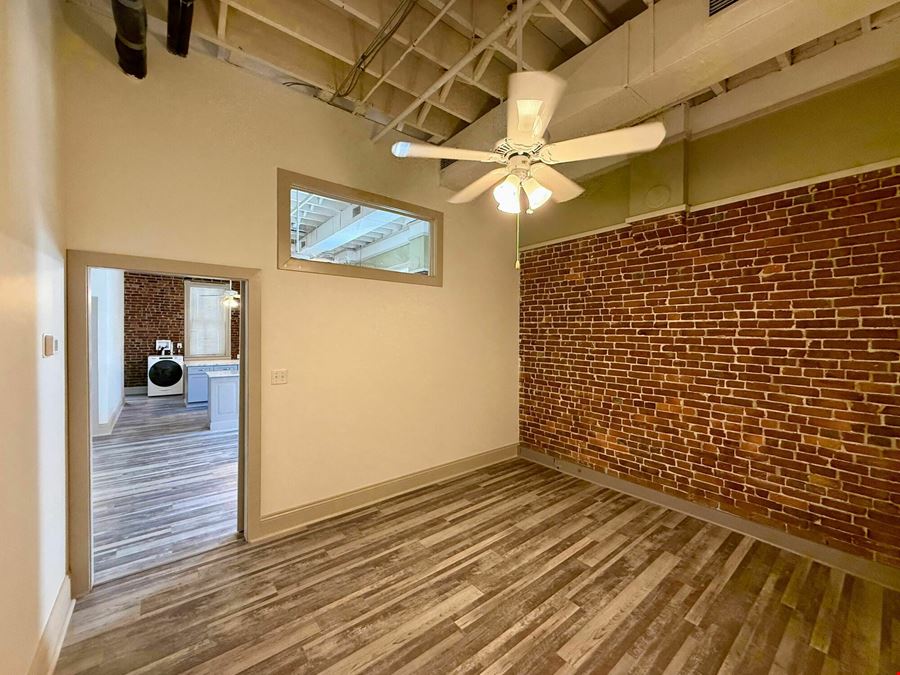 2,000 SF Retail/Executive Office on Park Central West Downtown Springfield