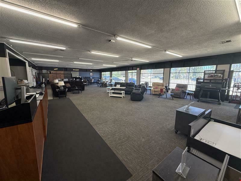 1404 W Gentry Pkwy