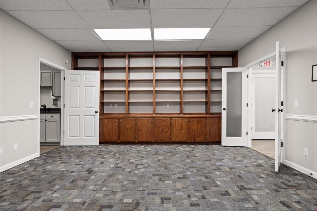 2 Executive Suites 