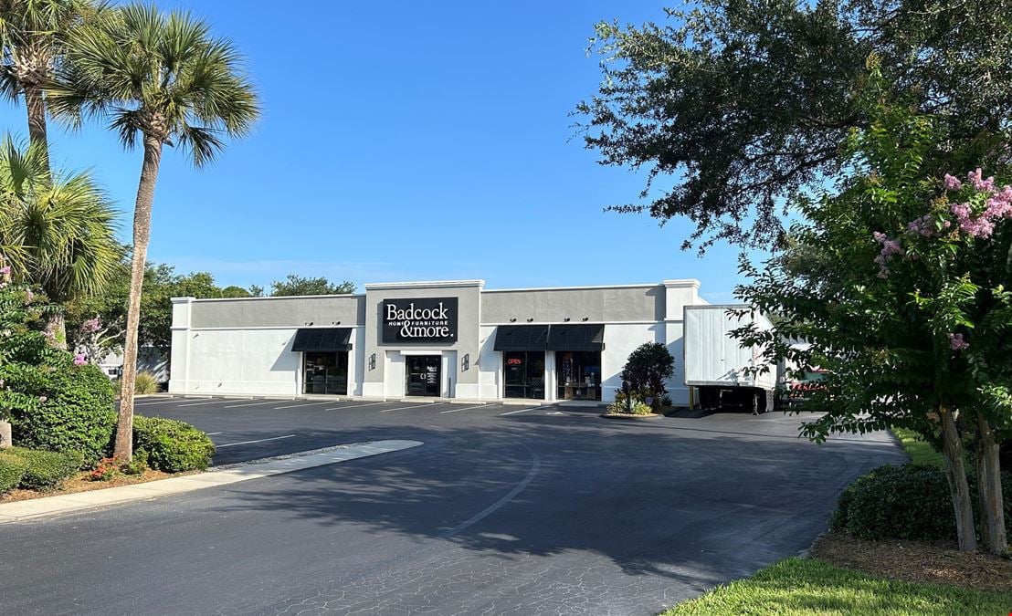 14,614 SF Freestanding Building For Lease