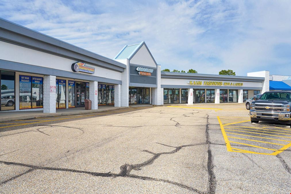 Southwind Plaza – Flexible Retail Spaces from 1,200 to 18,000+ SF