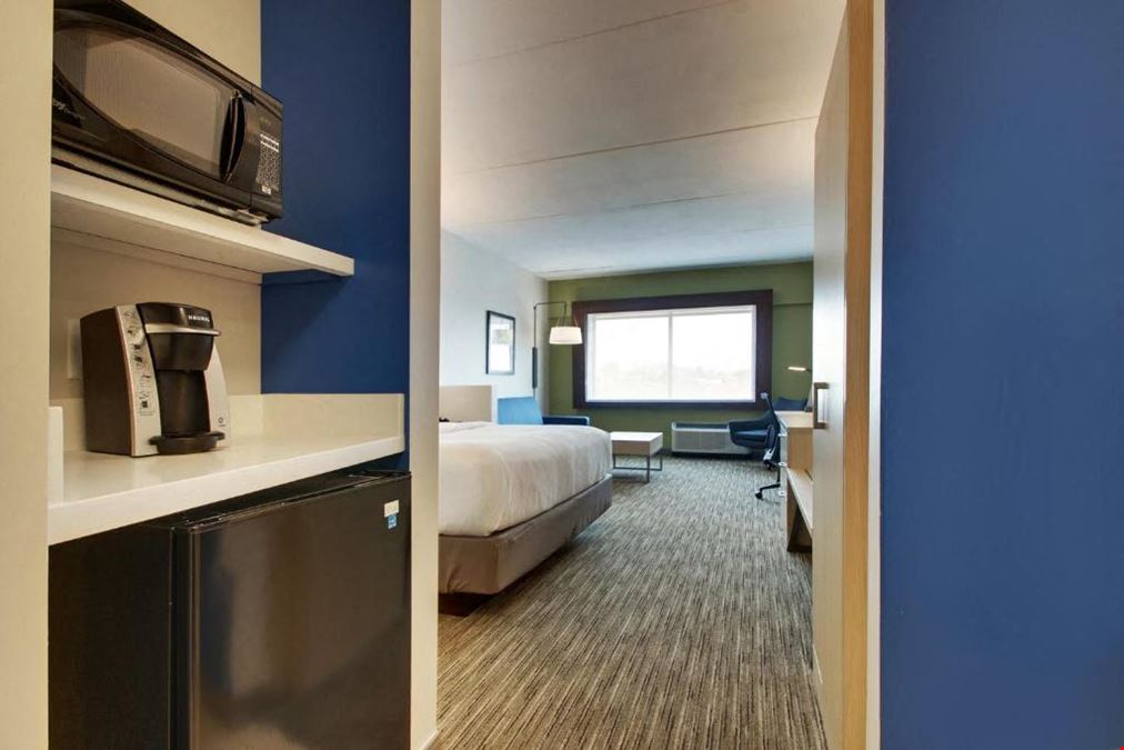 Holiday Inn Express & Suites - Elizabethtown, KY 